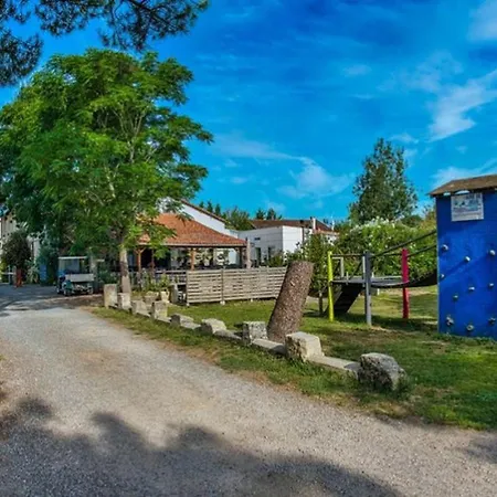 Mobil-home 2 Avec Terrasse - Api-1-52-1325 * Vielmur-sur-Agout