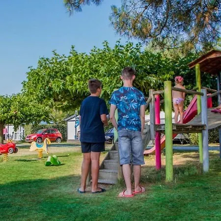 Camping Mobil-home 2 Avec Terrasse - Api-1-52-1325 *