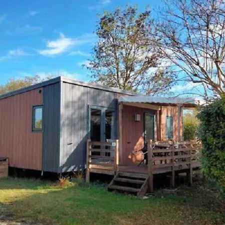 Camping Mobil-home 2 Avec Terrasse - Api-1-52-1325 *